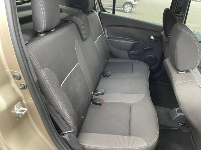 RENAULT - SANDERO - 2022/2022 - Dourada - R$ 66.900,00