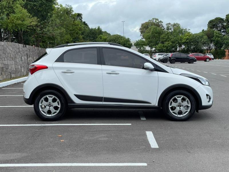 HYUNDAI - HB20X - 2015/2015 - Branca - R$ 59.900,00