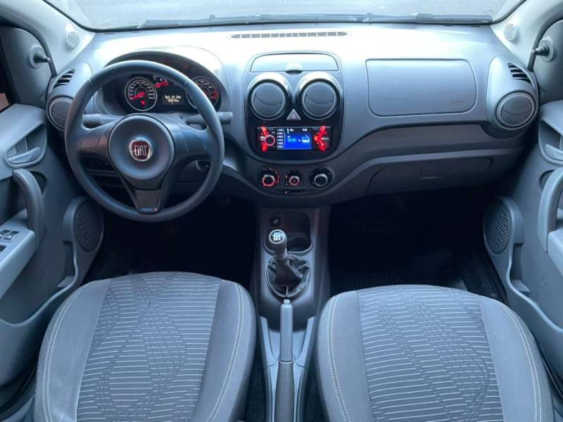 FIAT - PALIO - 2015/2015 - Cinza - R$ 39.900,00