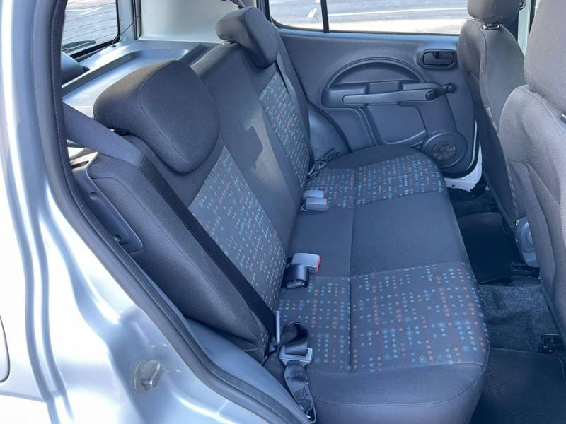 FIAT - UNO - 2014/2014 - Prata - R$ 31.900,00