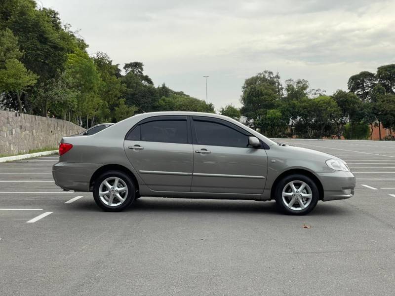 TOYOTA - COROLLA - 2003/2003 - Bege - R$ 35.900,00