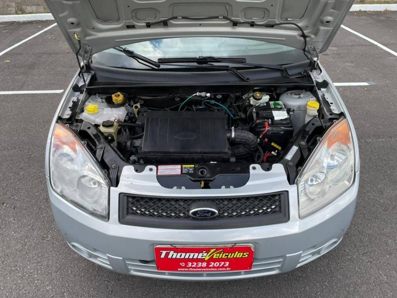 FORD - FIESTA - 2008/2009 - Prata - R$ 29.900,00