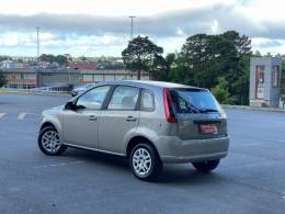 FORD - FIESTA - 2014/2014 - Dourada - R$ 31.900,00