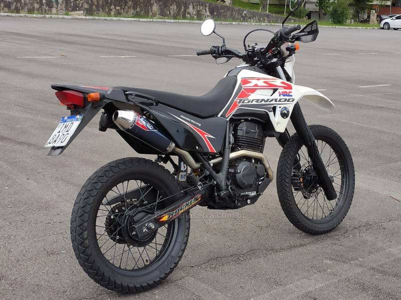 HONDA - XR 250 TORNADO - 2005/2005 - Branca - R$ 15.900,00