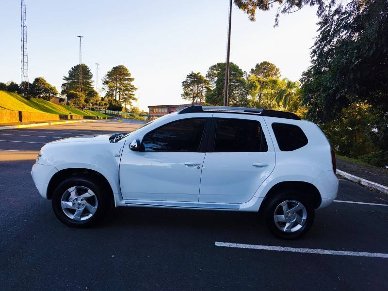 RENAULT - DUSTER - 2014/2014 - Branca - R$ 52.900,00