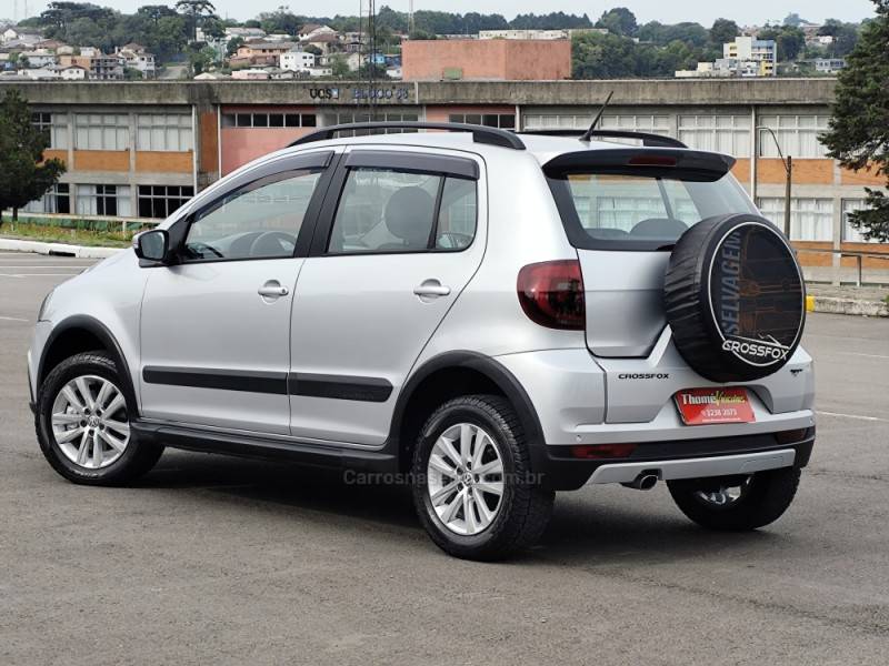 VOLKSWAGEN - CROSSFOX - 2014/2014 - Prata - R$ 48.900,00