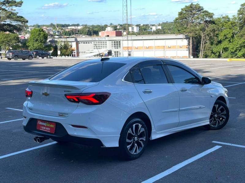 CHEVROLET - ONIX - 2024/2024 - Branca - R$ 97.900,00