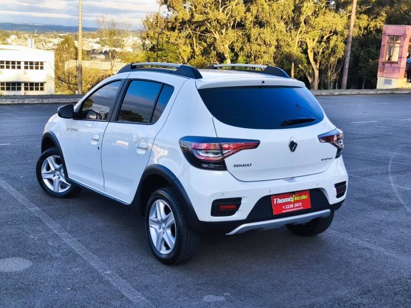RENAULT - SANDERO - 2021/2021 - Branca - R$ 68.900,00