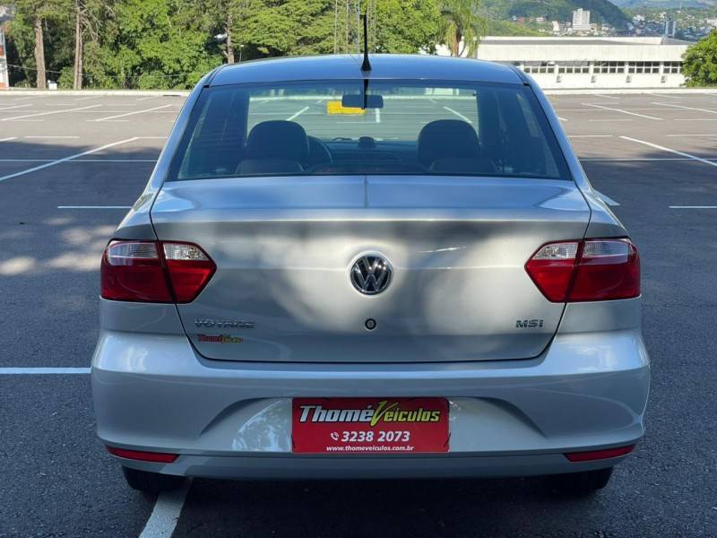 VOLKSWAGEN - VOYAGE - 2018/2018 - Prata - R$ 48.900,00