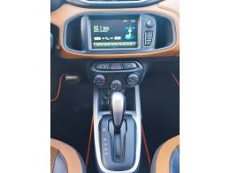 CHEVROLET - ONIX - 2017/2017 - Prata - R$ 66.900,00