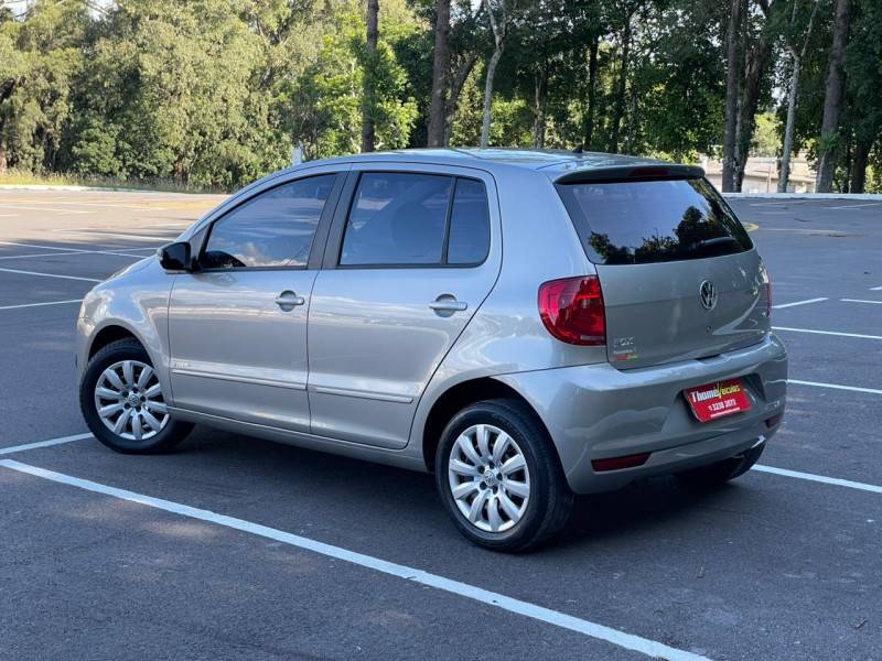 VOLKSWAGEN - FOX - 2014/2014 - Prata - R$ 44.900,00