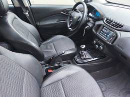 CHEVROLET - ONIX - 2018/2018 - Branca - R$ 63.900,00