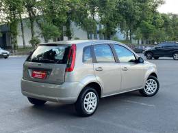 FORD - FIESTA - 2014/2014 - Dourada - R$ 31.900,00