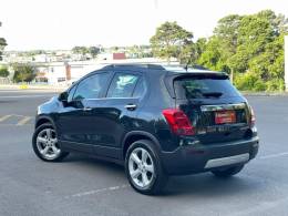 CHEVROLET - TRACKER - 2015/2015 - Preta - R$ 68.900,00