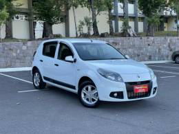 RENAULT - SANDERO - 2014/2014 - Branca - R$ 35.900,00