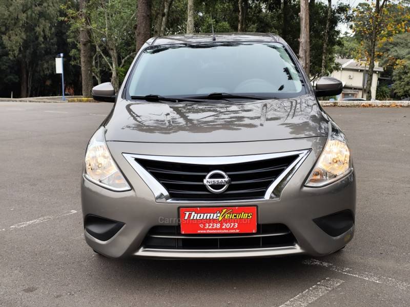 NISSAN - VERSA - 2018/2018 - Cinza - R$ 59.900,00