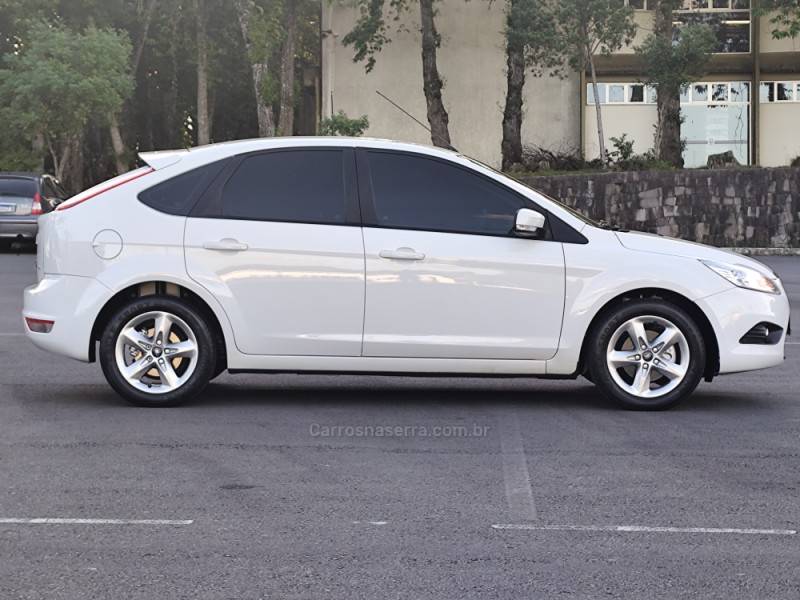 FORD - FOCUS - 2013/2013 - Prata - R$ 45.900,00