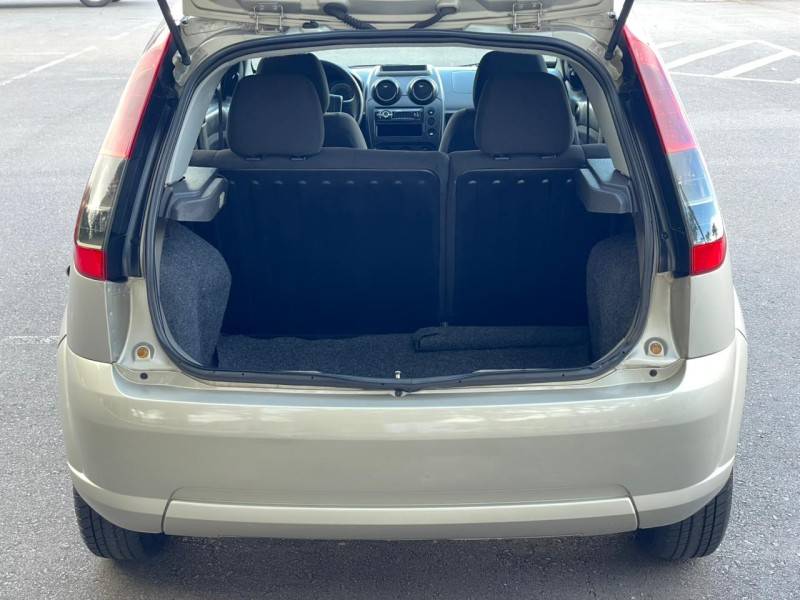 FORD - FIESTA - 2014/2014 - Dourada - R$ 32.900,00