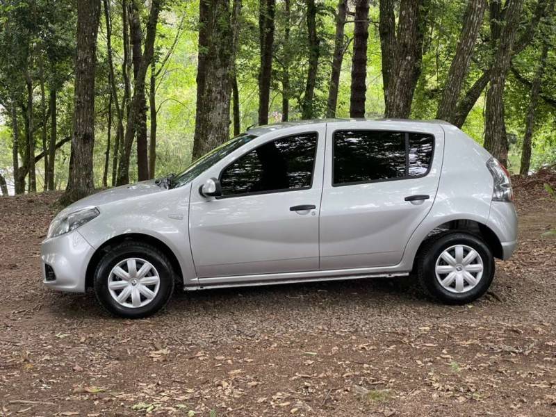 RENAULT - SANDERO - 2014/2014 - Prata - R$ 33.990,00