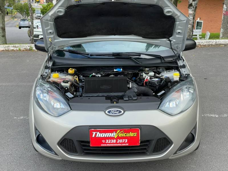 FORD - FIESTA - 2014/2014 - Dourada - R$ 32.900,00