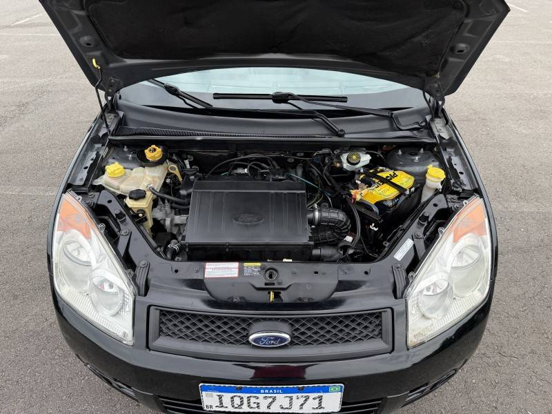 FORD - FIESTA - 2010/2010 - Preta - R$ 26.900,00