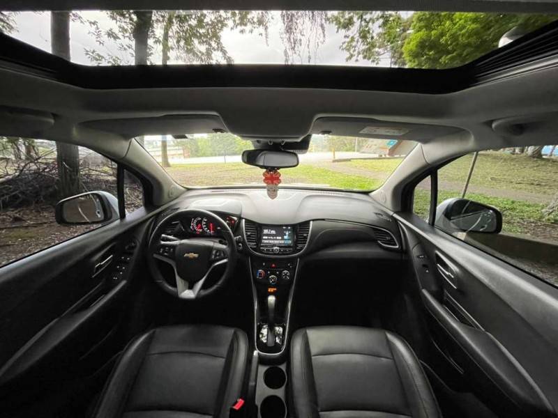 CHEVROLET - TRACKER - 2018/2018 - Prata - R$ 94.900,00