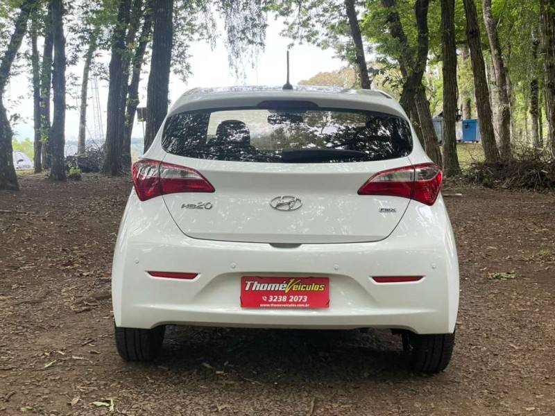 HYUNDAI - HB20 - 2015/2014 - Branca - R$ 46.900,00