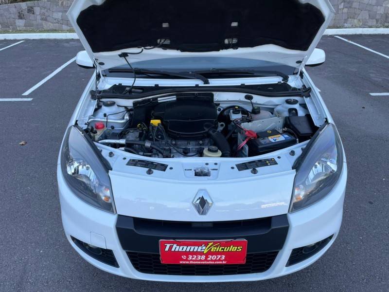 RENAULT - SANDERO - 2014/2014 - Branca - R$ 35.900,00
