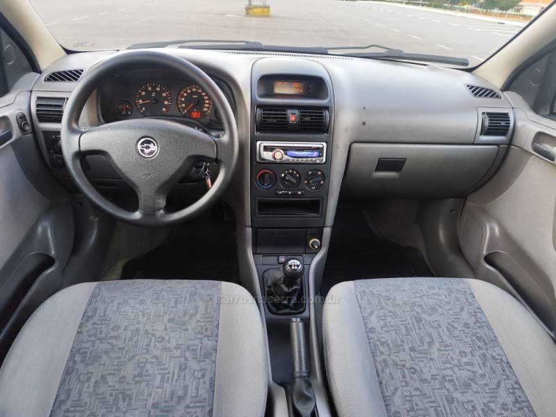 CHEVROLET - ASTRA - 2004/2004 - Branca - R$ 29.900,00