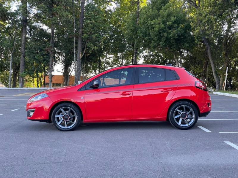 FIAT - BRAVO - 2016/2016 - Vermelha - R$ 58.900,00