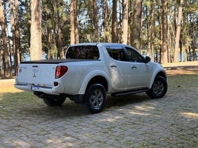 MITSUBISHI - L200 - 2015/2015 - Branca - R$ 129.900,00