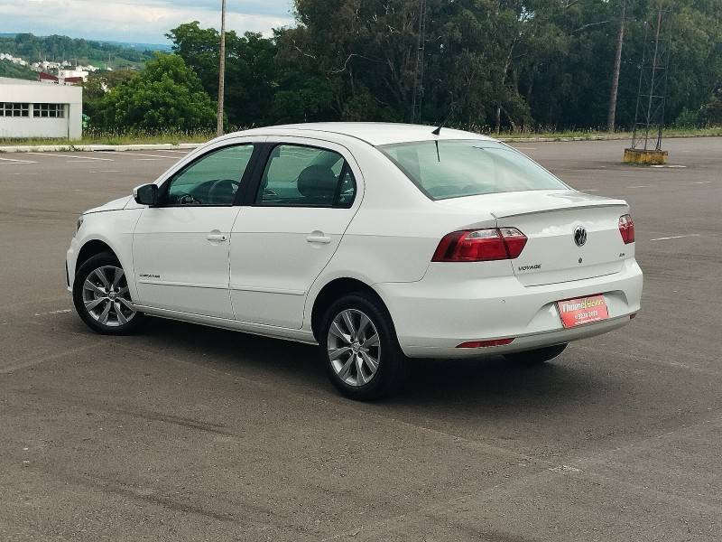 VOLKSWAGEN - VOYAGE - 2017/2017 - Branca - R$ 52.900,00