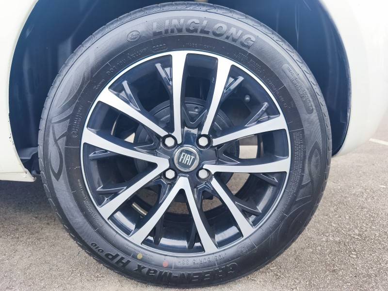 FIAT - PUNTO - 2014/2014 - Branca - R$ 39.900,00