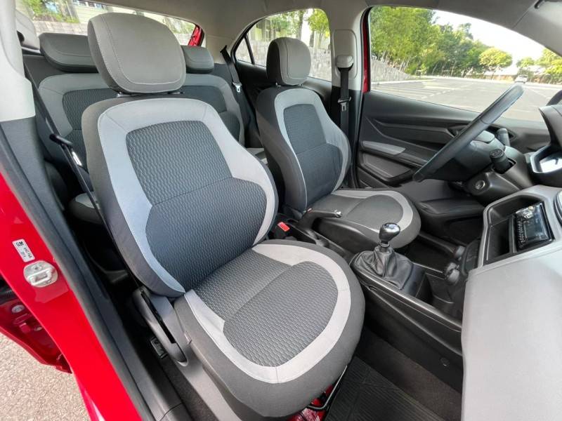 CHEVROLET - ONIX - 2015/2015 - Vermelha - R$ 45.900,00