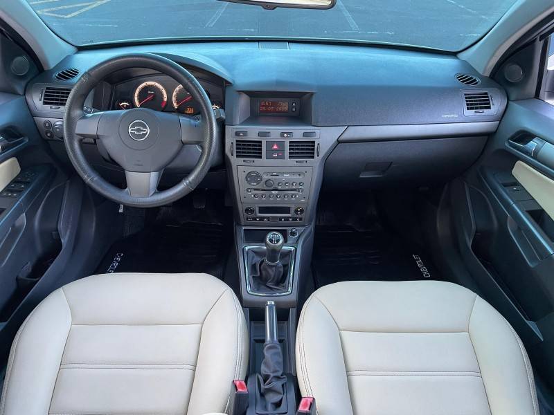 CHEVROLET - VECTRA - 2010/2010 - Branca - R$ 43.900,00