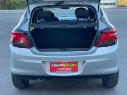 CHEVROLET - ONIX - 2015/2015 - Prata - R$ 49.900,00