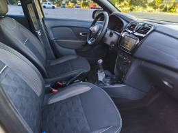 RENAULT - SANDERO - 2024/2024 - Dourada - R$ 74.900,00