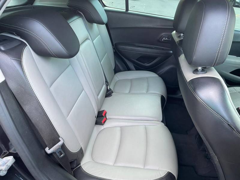 CHEVROLET - TRACKER - 2015/2015 - Preta - R$ 68.900,00