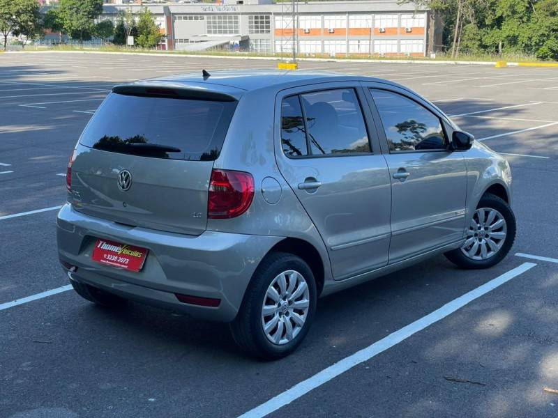 VOLKSWAGEN - FOX - 2014/2014 - Prata - R$ 44.900,00