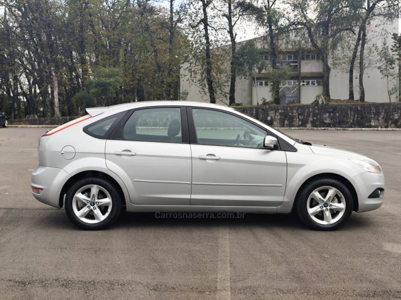 FORD - FOCUS - 2013/2013 - Prata - R$ 43.900,00