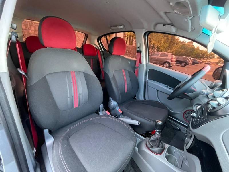 FIAT - PALIO - 2014/2014 - Cinza - R$ 43.900,00