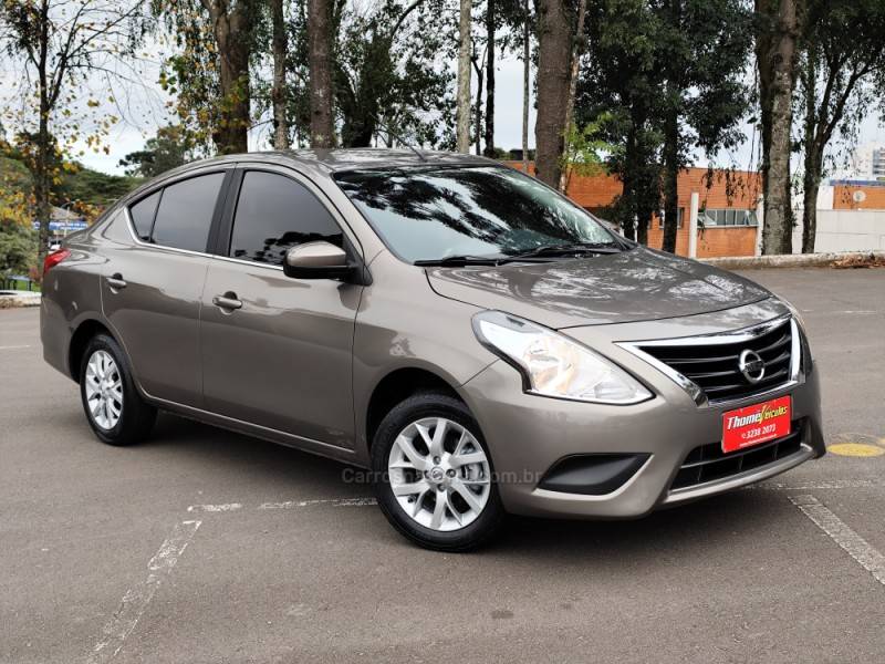 NISSAN - VERSA - 2018/2018 - Cinza - R$ 59.900,00