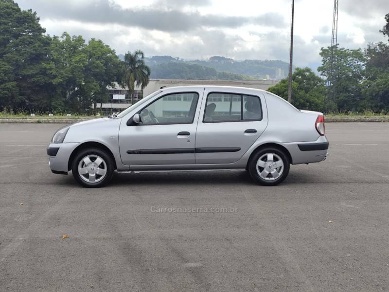 RENAULT - CLIO - 2006/2006 - Prata - R$ 19.900,00