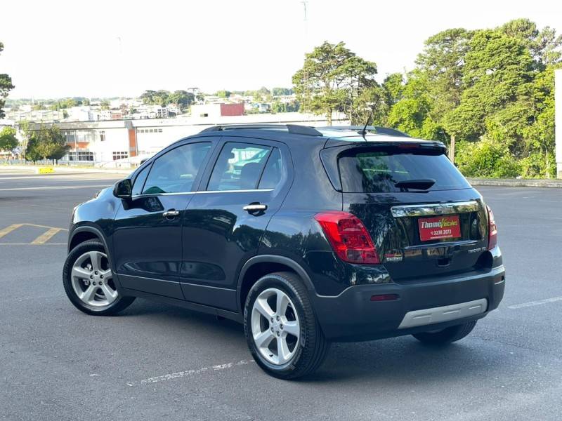 CHEVROLET - TRACKER - 2015/2015 - Preta - R$ 68.900,00
