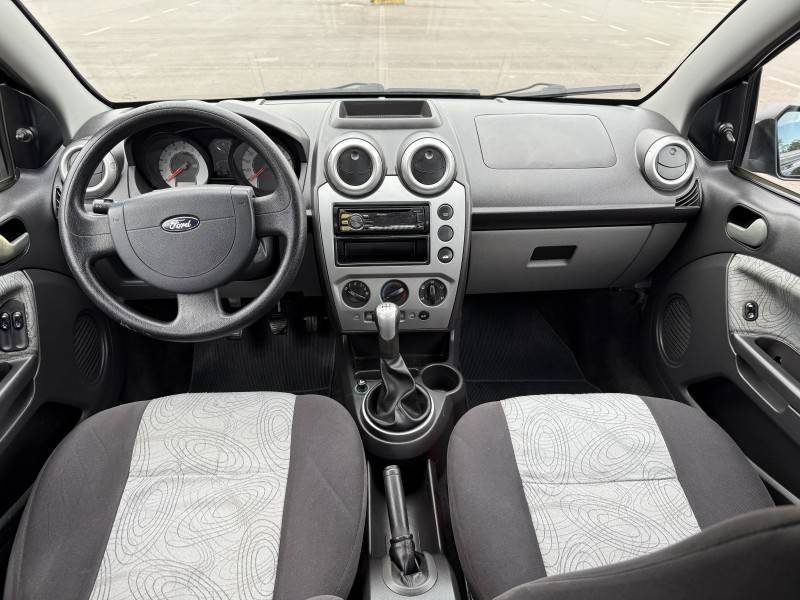 FORD - FIESTA - 2010/2010 - Preta - R$ 26.900,00