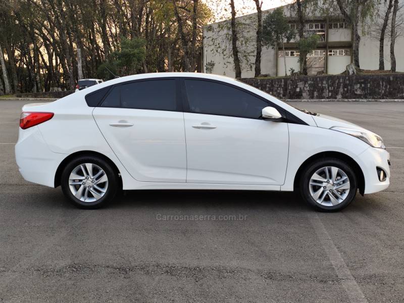 HYUNDAI - HB20S - 2014/2014 - Branca - R$ 53.900,00