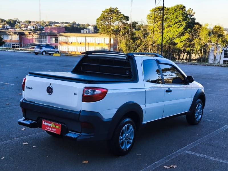 FIAT - STRADA - 2015/2015 - Branca - R$ 64.900,00