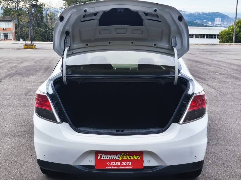 CHEVROLET - PRISMA - 2013/2013 - Branca - R$ 43.900,00