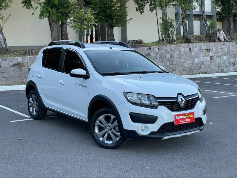 RENAULT - SANDERO - 2015/2015 - Branca - R$ 49.900,00