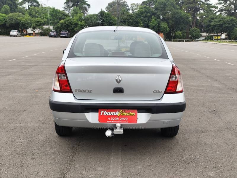 RENAULT - CLIO - 2006/2006 - Prata - R$ 19.900,00